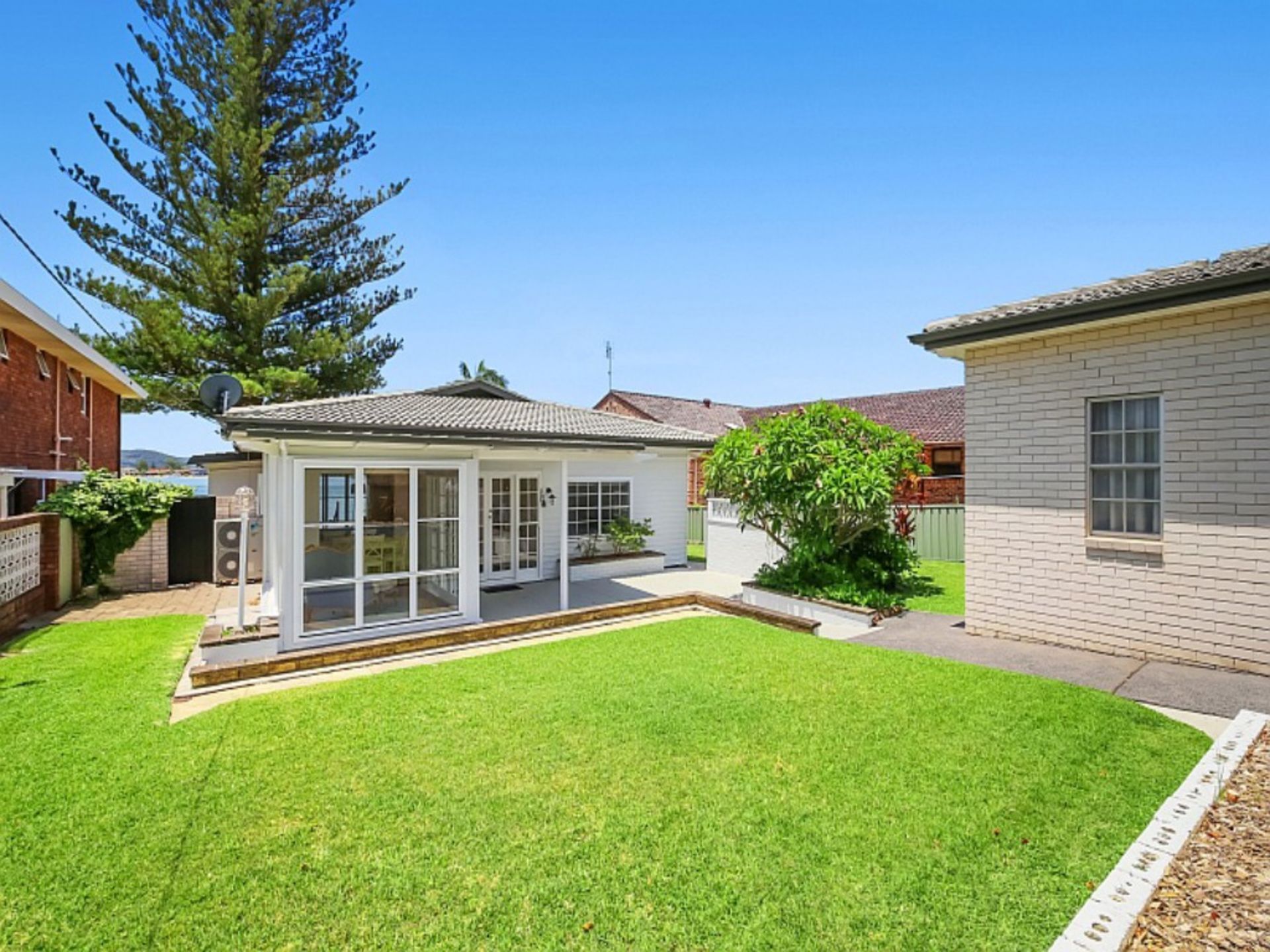 Pine Tree Cottage, 476 Orange Grove Blackwall NSW 2256 Holidays